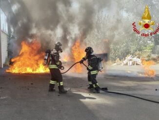 Furgoncino in fiamme Sordello Gragnano