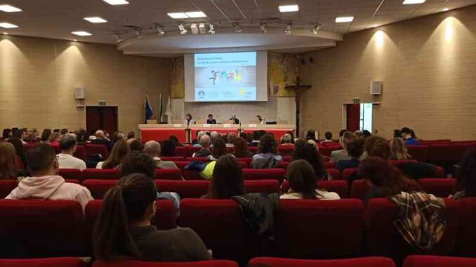 Adolescenti-oggi-convegno-alla-Cattolica-di-Piacenza