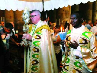 Messa-e-processione-del-Corpus-Domini-a-Piacenza-la-sera-del-30-maggio