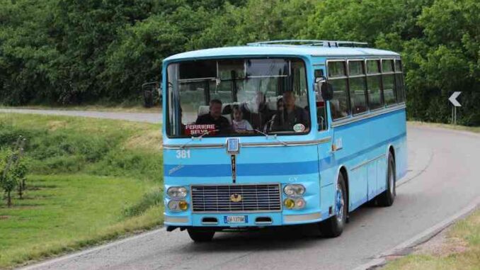 camion e autobus d'epoca Piacenza