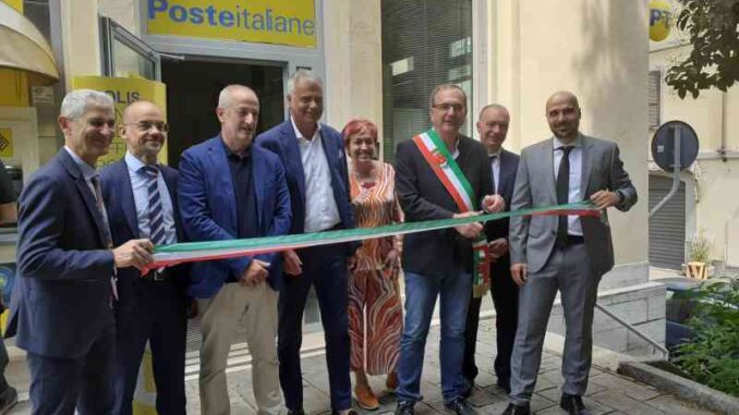 Poste-Italiane-arrivato-a-Piacenza-il-rinnovo-la-richiesta-Passaporto