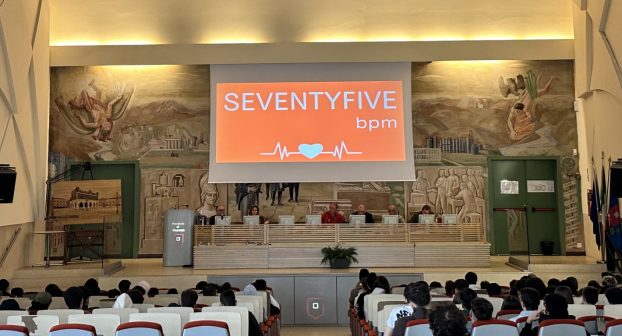 Seventyfive-BPM-e-arrivato-in-Cina-con-un-servizio-delle-tv-cinese