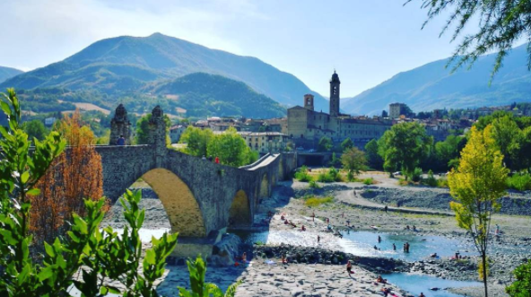 Bobbio-e-Castell8217Arquato-i-borghi-dell8217Emilia-Romagna-piu-cercati-sul-web-nel-2023-secondo-lo-studio-di-Telepass8221